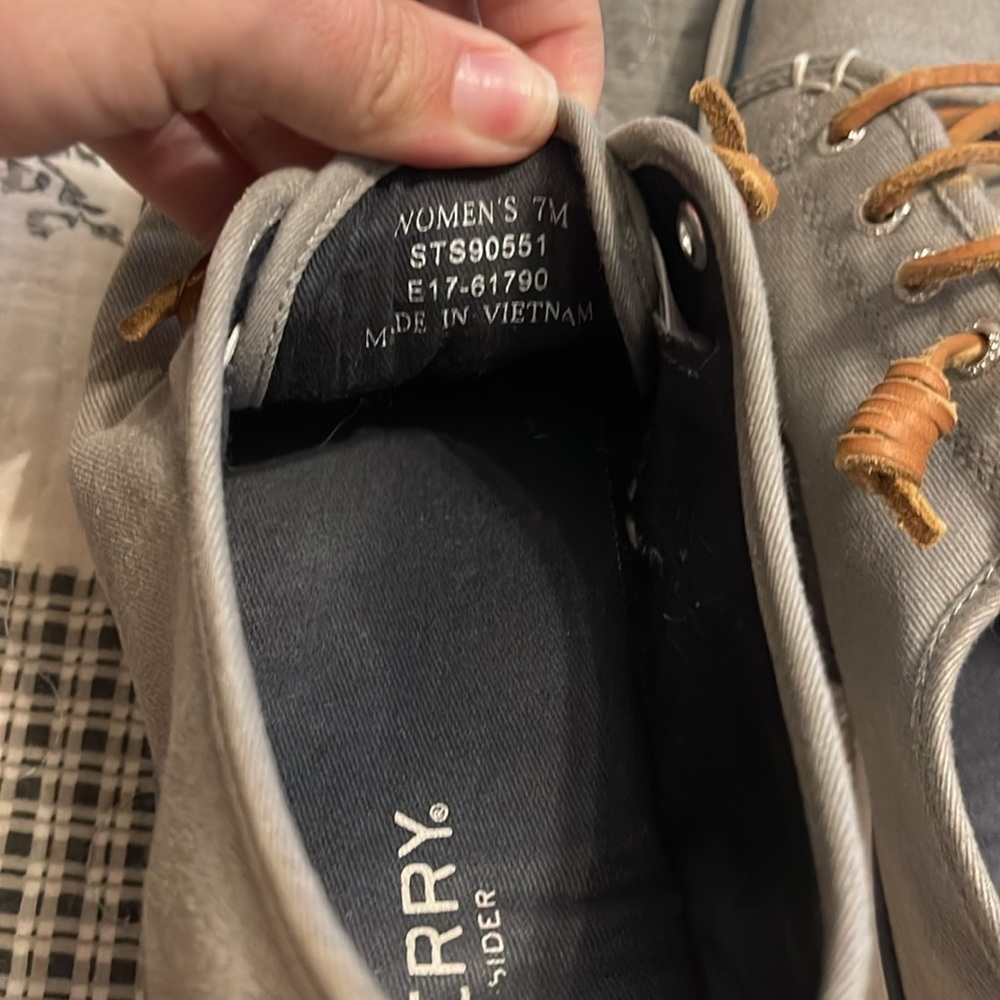 Sperry - Picture 2 of 3